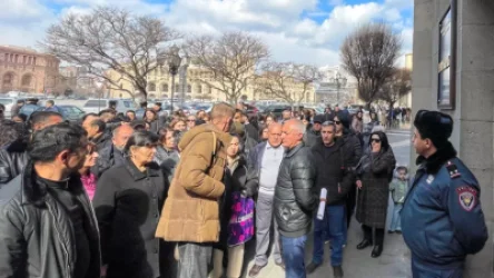 ՏԵՍԱՆՅՈՒԹ․ 44-օրյա պատերազմում զոհվածների հարազատների բողոքի ակցիան՝ կառավարության շենքի մոտ