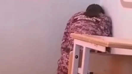 18+ ՏԵՍԱՆՅՈՒԹ․ Տեխնիկումի զինղեկը ուսանողուհիներին ծնկի է բերել, էլեկտրաշոկերով սպառնացել, գոտիով հարվածել․ ՌԴ