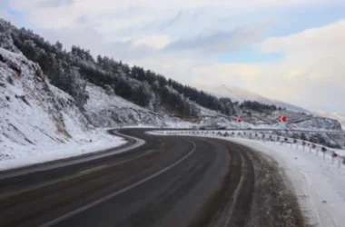 Գորիսի ճանապարհներին մառախուղ է, Արթիկում ձյուն է տեղում