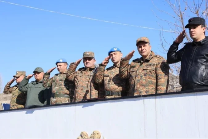 ԼՈՒՍԱՆԿԱՐՆԵՐ. ԶՈՒ ԳՇ պետ Էդվարդ Ասրյանն այցելել է խաղաղապահ ուժերի բրիգադ