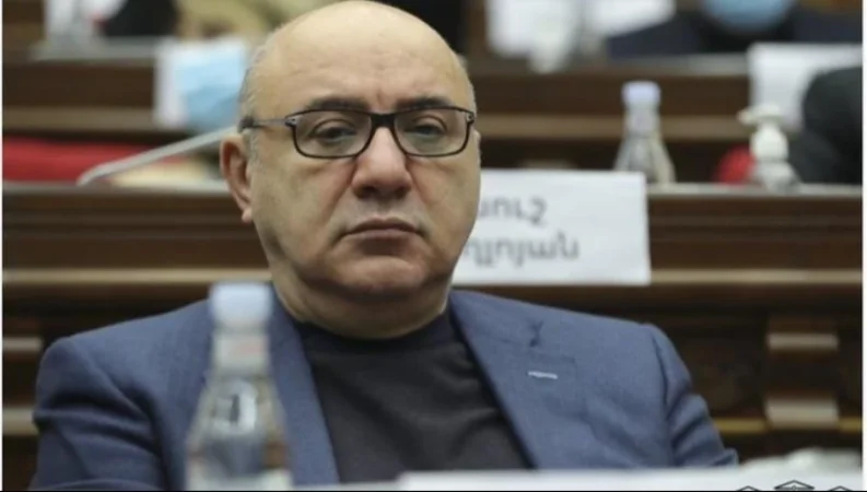 Մանրամասներ՝ Գուրգեն Արսենյանի հարցաքննությունից՝ իր գրասենյակի մոտ պայթուցիկ տեղադրելու գործով. «ժողովուրդ»