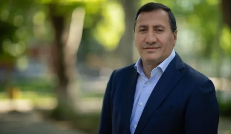 «Զվարթնոց» օդանավակայանում բերման է ենթարկվել Տիգրան Արզաքանցյանի՝ հետախուզման մեջ գտնվող եղբորորդին