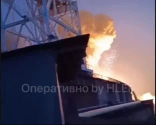 ՏԵՍԱՆՅՈՒԹ․ Հայտնվել է տեսանյութ, թե ինչպես է հրթիռը հարվածում «ԴնեպրոՀԵԿ»-ին