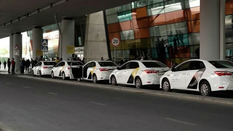 Օդանավակայանի տարածքում տաքսու վարորդները սեռական բնույթի հայհոյանքներ են հնչեցրել ու ծեծել իրար