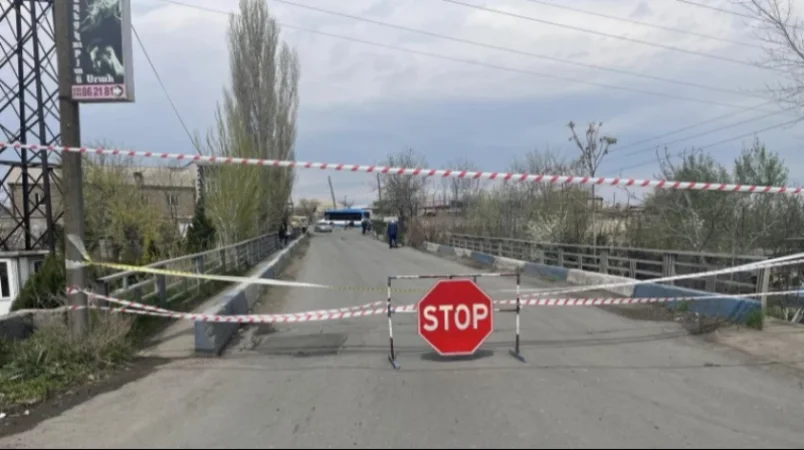 Գեղանիստ-Երևան ավտոճանապարհի կամրջով երթևեկությունը դադարեցվել է, հորդորում են օգտվել այլ ճանապարհից