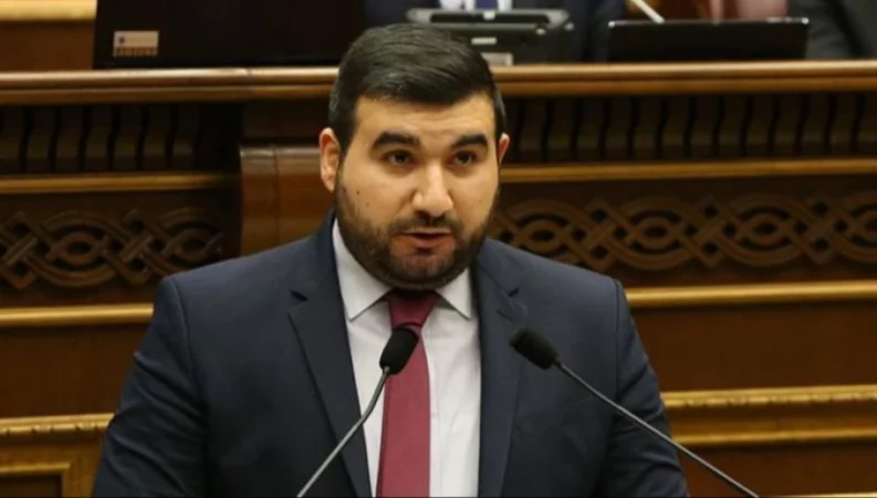 Մայր Աթոռը լավ կլինի խոսի կուսակրոնության մասին, ոչ թե «ֆեյք նյուզ» տարածի. Վահագն Ալեքսանյան