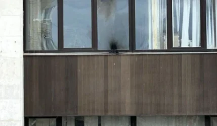 ՏԵՍԱՆՅՈՒԹ․ «Մոլոտովի կոկտեյլներ» են նետել Վլադիմիրի նահանգապետարանի վրա