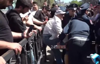 ՏԵՍԱՆՅՈՒԹ․ Ոստիկանների հետ քաշքշուկի հետևանքով քաղաքացու ոտքի պրոթեզը դուրս եկավ