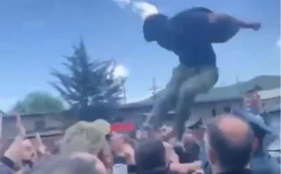 ՏԵՍԱՆՅՈՒԹ. ⁣Դեպի «Բագրատաշեն» տանող բոլոր ճանապարհները փակ են. ցուցարարները ⁣կոտրել են ԵԿՄ մեքենայի ապակիները