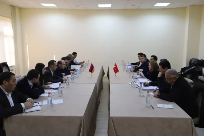 Հայաստանի և Թուրքիայի ներկայացուցիչները հանդիպել են հայ-թուրքական սահմանի Ախուրիկ-Աքյաքա անցակետում և Գյումրիում