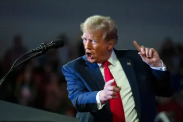 Խաբեբա Բայդենից միլիարդներ խնդրեց․ նրա երկրի մոտ 25% -ն անհետացավ․ Թրամփը՝ Զելենսկու մասին