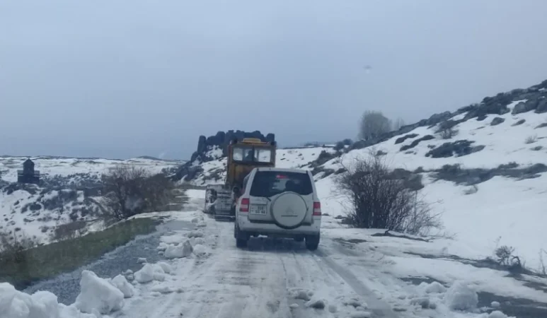 Փակ են Ամբերդ ամրոց և Քարի լիճ տանող ավտոճանապարհները