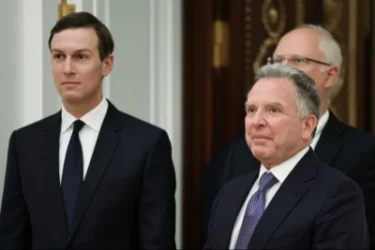 Ուիթքոֆը և Քուշները մեկնել են Ելիսեյան պալատ՝ մասնակցելու «Կամավորների կոալիցիայի» փակ նիստին