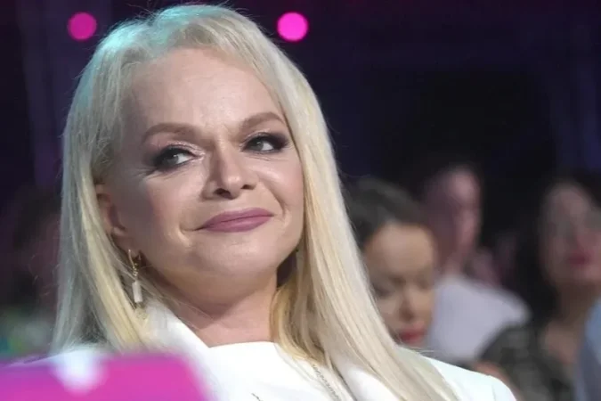 Ռուս երգչուհի Լարիսա Դոլինային դատարանի որոշմամբ կվտարեն տանից