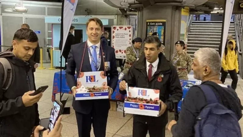 Ռիշի Սունակը մետրոյում կակաչներ է վաճառել