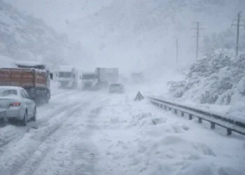 ՀՀ-ում մի շարք ավտոճանապարհներ հայտնվել են անանցանելի վիճակում. դիտվում է նաև բուք