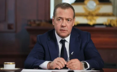 Մեդվեդևը առաջարկել է տնտեսագիտություն սովորել ԿԺԴՀ-ից