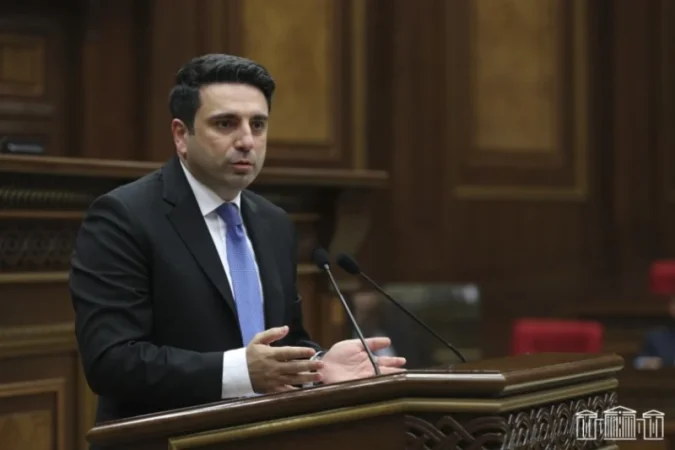 Գնահատում եմ այն աշխատելաոճը, որը մենք որդեգրել ենք Ադրբեջանի հետ. Ալեն Սիմոնյան