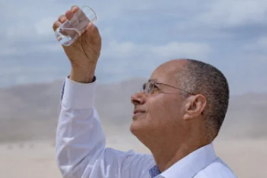 Ստեղծել է սարք, որը ջուր է ստանում չոր օդից․ Ազիզիյան