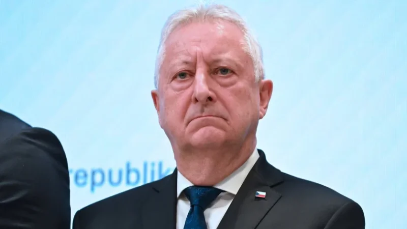 Չեխիայի նոր պաշտպանության նախարարին արգելվել է հրապարակային խոսել Ուկրաինայի մասին. Le Monde