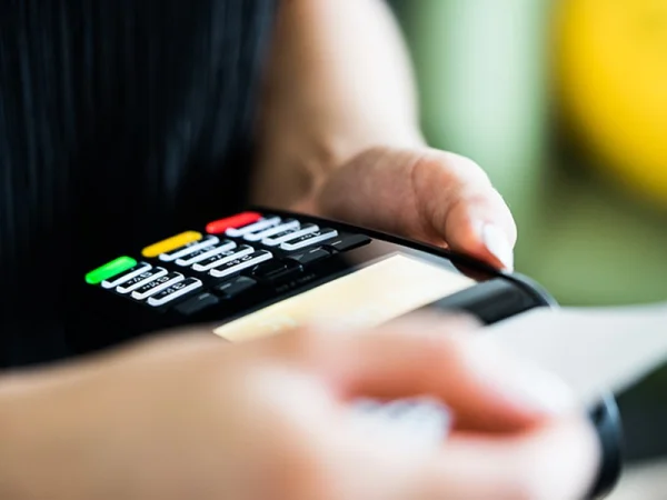 Ապրիլի 1-ից կենսաթոշակներն ու նպաստները կվճարվեն բացառապես անկանխիկ եղանակով․ մանրամասներ