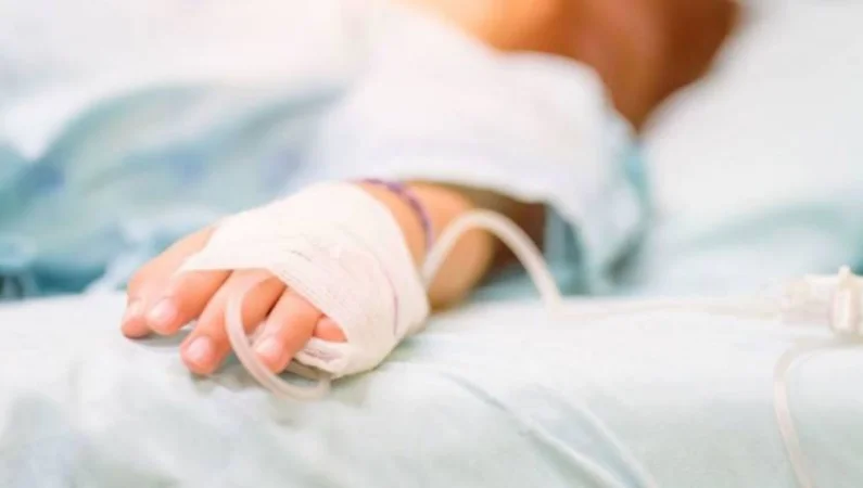 Ընդեղ երեխա չկա, երեխայի թևերը ջարդած, ոտքերը ջարդած․ 1 ամյա երեխայի տատիկը նոր մանրամասներ է պատմում