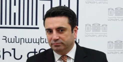 Պատերազմ և խաղաղություն. քաղաքական դաշտում կա երկու օրակարգ. Ալեն Սիմոնյան