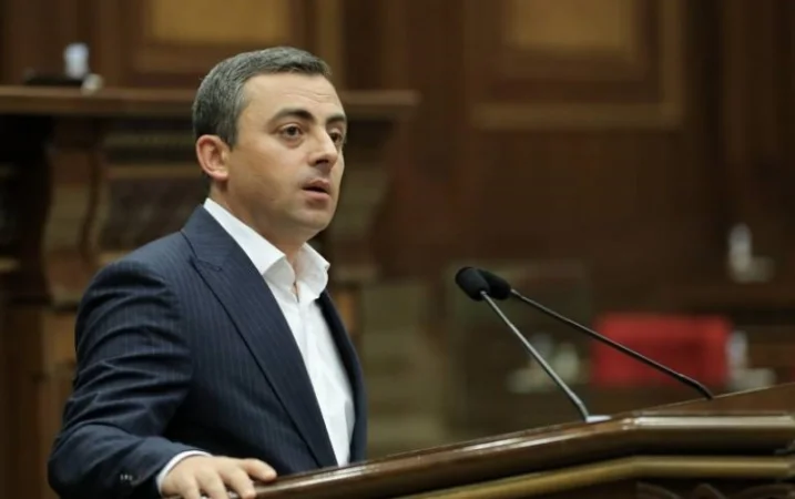 Մեզ ասում են՝ «ծնկեք, որ չխփեն». Իշխան Սաղաթելյան