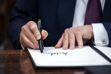 Թրամփի ստորագրությունը կհայտնվի դոլարների վրա