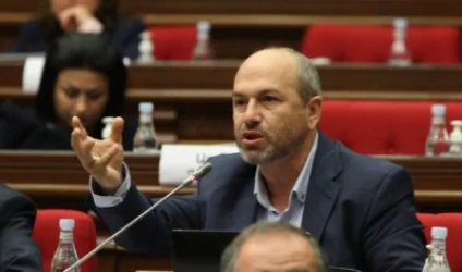 ԱԺ նախագահը մարդ չի՞, տղամարդ չի՞․ Նազարյանի արձագանքը՝ Ալեն Սիմոնյանի և քաղաքացու միջև տեղի ունեցած միջադեպին