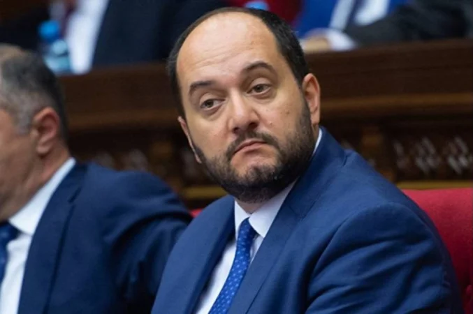 Գիտե՞ք, թե դուք ինչու եք ջախջախվելու. Հարությունյանը՝ Կարապետյանին