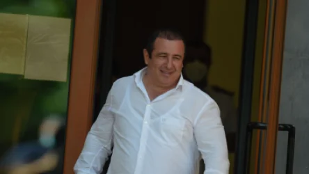 ՏԵՍԱՆՅՈՒԹ․ Գագիկ Ծառուկյանը բլոտ է խաղացել գյուղացիների հետ