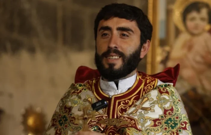 Մեր խոսքը դեռ կասենք. Տեր Արամը՝ «բանակ» հավաքելու մասին