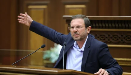 ՏԵՍԱՆՅՈՒԹ. Գումարով ծառայությունից ազատվելու նախագիծը չպետք է մտնի օրակարգ. Գեղամ Մանուկյան