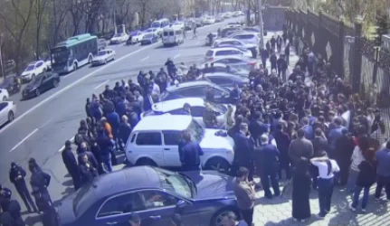 ՏԵՍԱՆՅՈւԹ. Ուժեղ հանրահավաք է ԱԺ-ի դիմաց. Ալեն Սիմոնյան