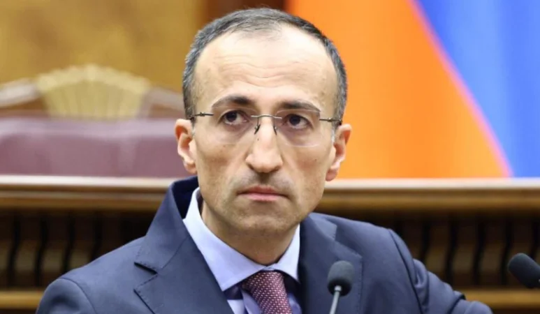 ՏԵՍԱՆՅՈՒԹ․ Մեկ կամ երկու երեխա ունեցող ծնողների դեպքում աշխատանքային օրը կկրճատվի․ Թորոսյանը մանրամասնում է 