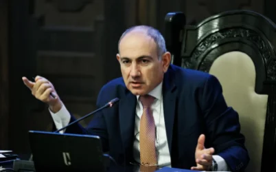 Հարյուր տարվա մանկավարժ եմ` եկել էս ինձ բան սովորացնես․ Փաշինյան