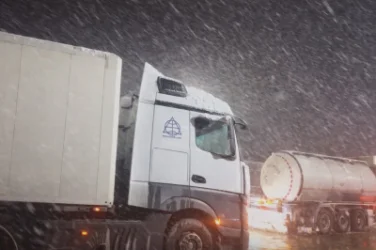 ՏԵՍԱՆՅՈՒԹ․ Հարյուրավոր մեքենաներ արգելափակվել են Ռուսաստանի և Վրաստանի սահմանին