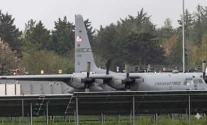 ՏԵՍԱՆՅՈՒԹ. Իռլանդիայում  տղամարդը կացնով վնասել է ամերիկյան ռազմական ինքնաթիռը