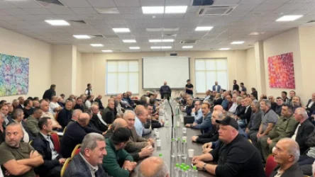 Բագրատ Սրբազանը հանդիպում է զինվորականների հետ. հանդիպումը դռնփակ է