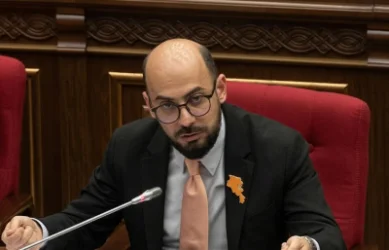 ՏԵՍԱՆՅՈՒԹ. Դեռ ինչքա՞ն պետք է «քյաբաբ» բաժանեն, որպեսզի ԿԸՀ-ն չգրանցի. Արթուր Հովհաննիսյան