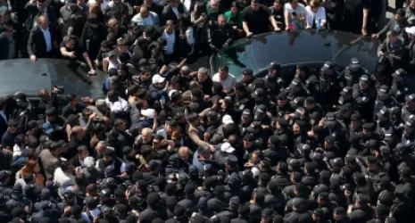 ՏԵՍԱՆՅՈՒԹ. Լարված իրավիճակ` ոստիկանների ու Սամվել Կարապետյանի աջակիցների միջև