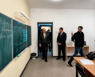 ՏԵՍԱՆՅՈՒԹ. Վա՜յ, էս ինչ լավ քաշած, տնական արաղի հոտ ա գալիս. Փաշինյան