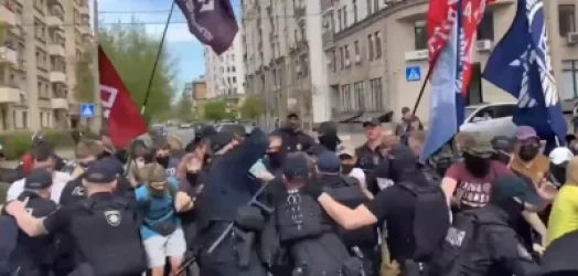 Ուկրաինացիներն ընդդեմ ԼԳԲՏ-ների և ոստիկանների. պայքար Կիևում