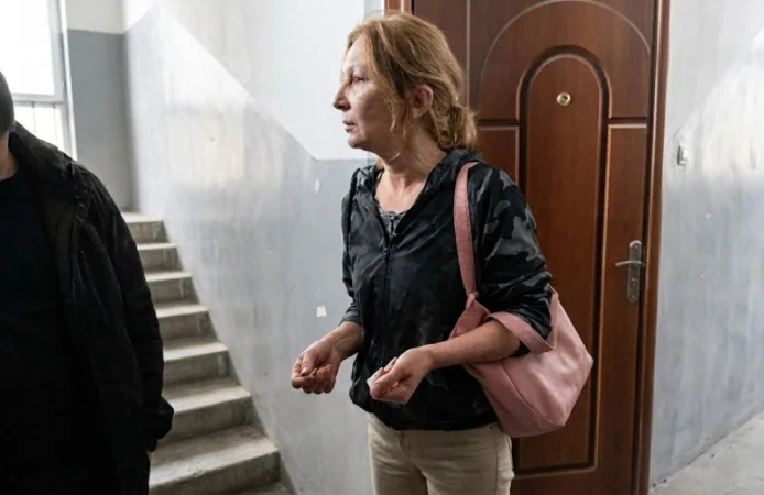 ՏԵՍԱՆՅՈՒԹ. Ոստիկանները բերման են ենթարկել վարորդի վրա շիշ նետած կնոջը