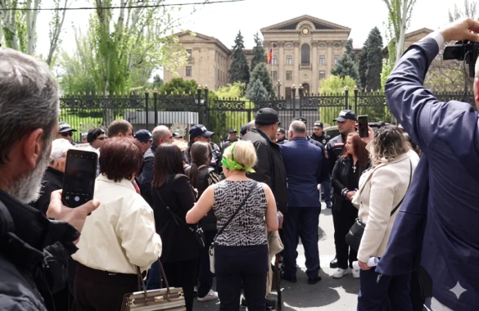 16:00 Լուրերը մեկ տողով. Աննա Հակոբյանի դեմ բողոք, մի քանի րոպեով փակ պողոտա, հարձակում Բեռլինում