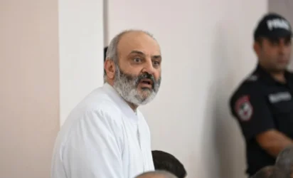 Դատարանը երկարաձգեց Բագրատ Սրբազանի կալանքի ժամկետը