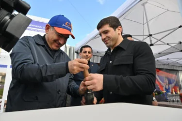 Ալագյազում Մալխաս և Ռոման Ամոյանների անվան մարզադպրոց  է կառուցվելու․ Փաշինյանը մասնակցել է հիմնարկեքի արարողությունը