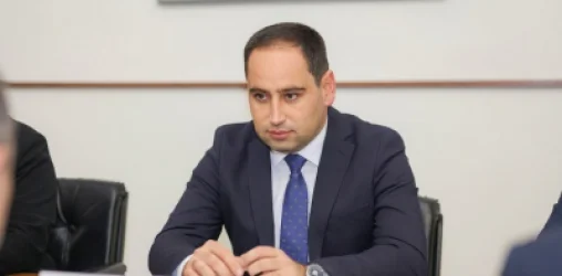 ՏԵՍԱՆՅՈՒԹ․ Գյումրիում ասֆալտապատման աշխատանքներ են մեկնարկել․  ՏԿԵ նախարար