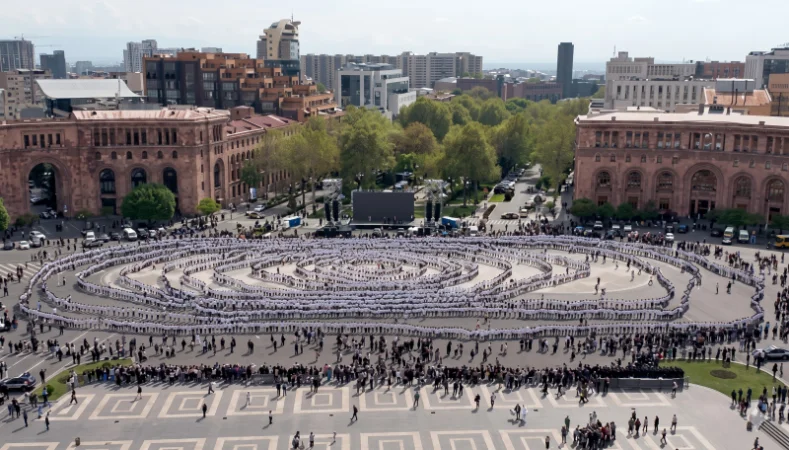 17:00 Լուրերը մեկ տողով. Ի՞նչ է սպասվում 2027-ին. նախարարի պարզաբանումը, Թրամփի կոշտ գրառումը. 4000 պարող հրապարակում